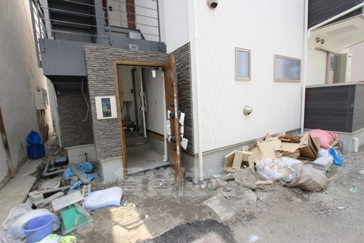 LuXe木川西302の玄関