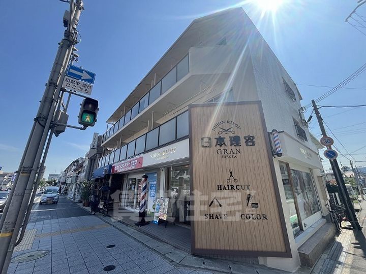 中尾ビルの外観