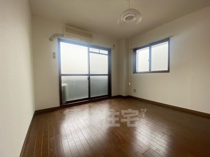 メゾン苅田の寝室