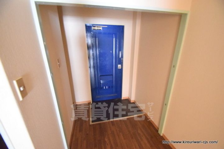 コーポエクシード503の玄関