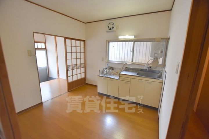 大阪府羽曳野市島泉1丁目(一戸建)の賃貸物件の居間