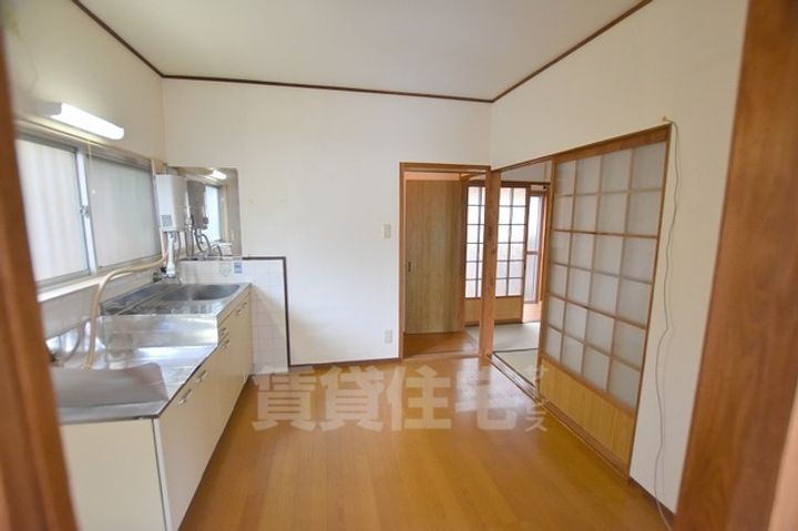 大阪府羽曳野市島泉1丁目(一戸建)の賃貸物件の居間