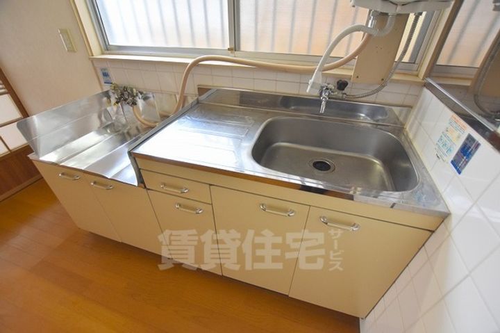 大阪府羽曳野市島泉1丁目(一戸建)の賃貸物件のキッチン