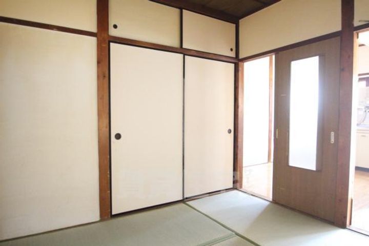 川西平屋の内装