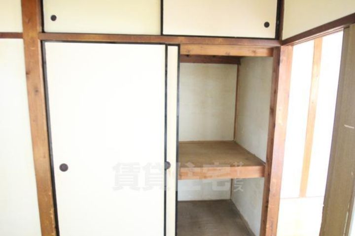 川西平屋の内装