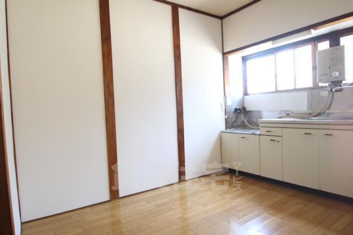 川西平屋の居間