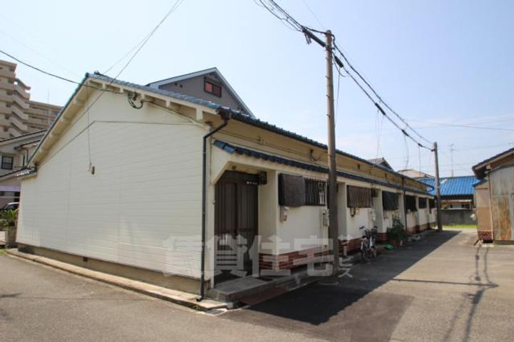 川西平屋の外観