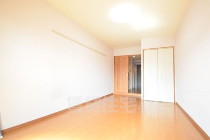 大阪府茨木市沢良宜西1丁目の賃貸マンションの居間