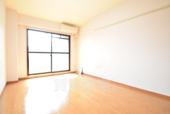 大阪府茨木市沢良宜西1丁目の賃貸マンションの居間