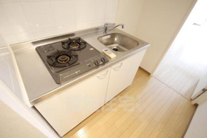 大阪府堺市堺区北花田口町2丁の賃貸マンションのキッチン
