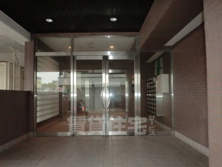 サニーハイツ林の玄関