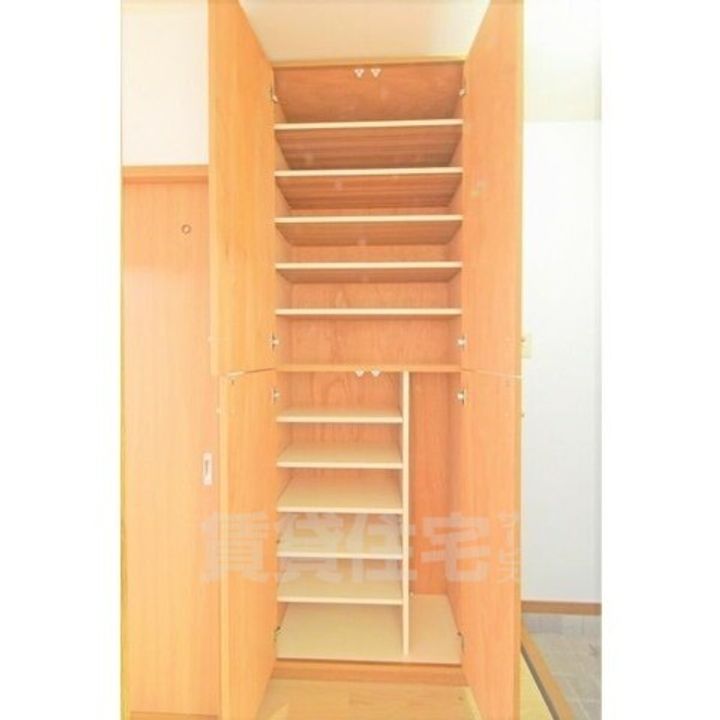 愛知県名古屋市緑区滝ノ水3丁目の賃貸マンションの玄関