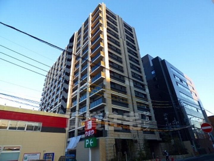 ドゥーエ赤坂の外観