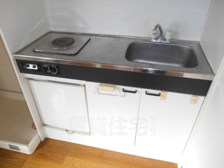 大阪府豊中市服部南町3丁目の賃貸マンションのキッチン