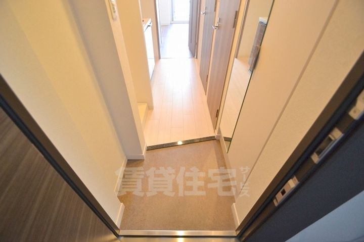 プレサンス新大阪ストリームの玄関