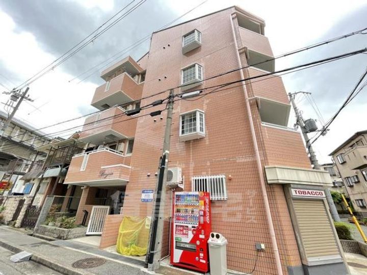 ボンジュールの外観