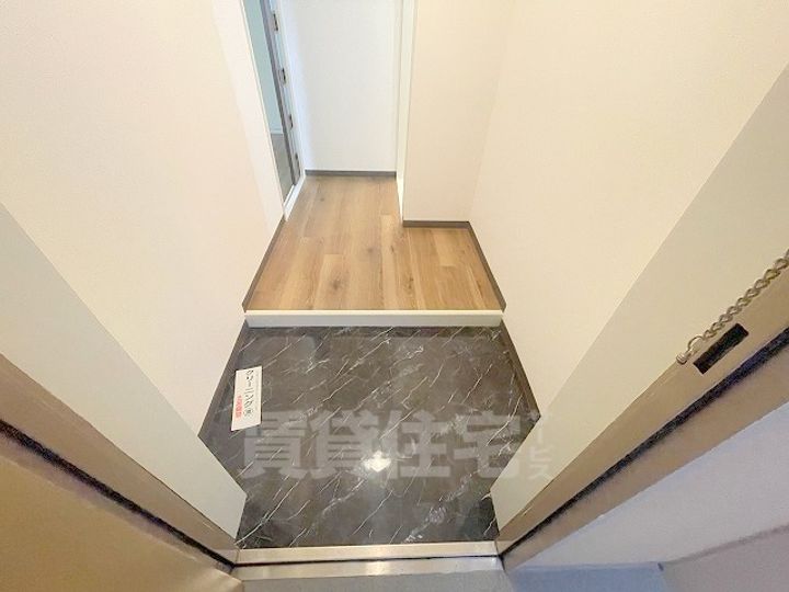 ホワイトハイツカドタの玄関