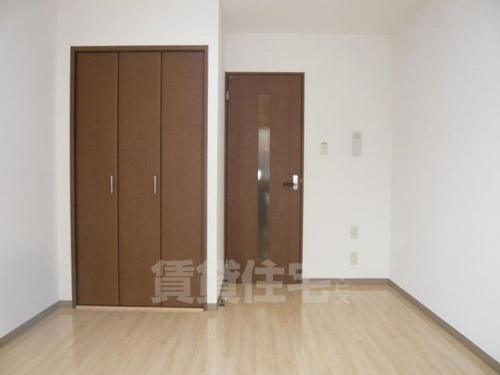 大阪府堺市西区鳳東町7丁の賃貸アパートの居間