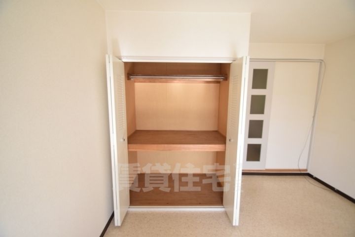 大阪府茨木市園田町の賃貸マンションの内装