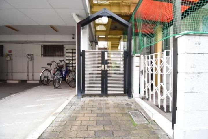 大阪府茨木市園田町の賃貸マンションの玄関