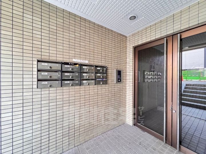 アーバンポイント新栄の玄関