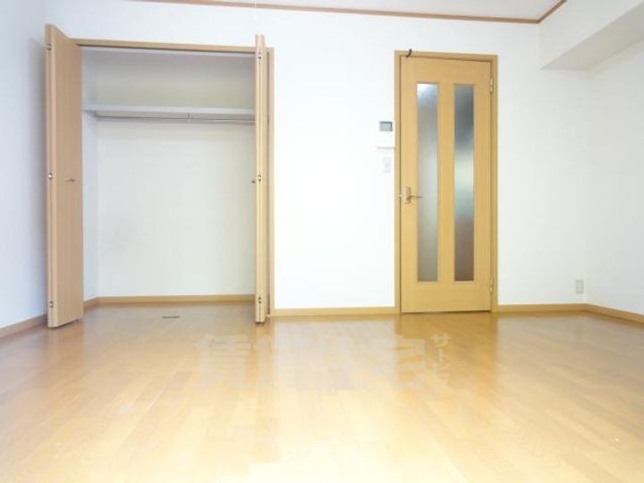 大阪府摂津市正雀3丁目の賃貸アパートの寝室