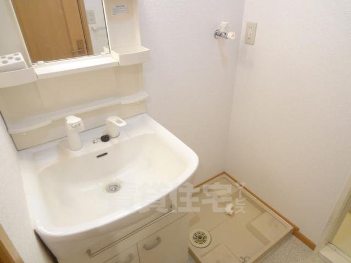 大阪府摂津市正雀3丁目の賃貸アパートの内装