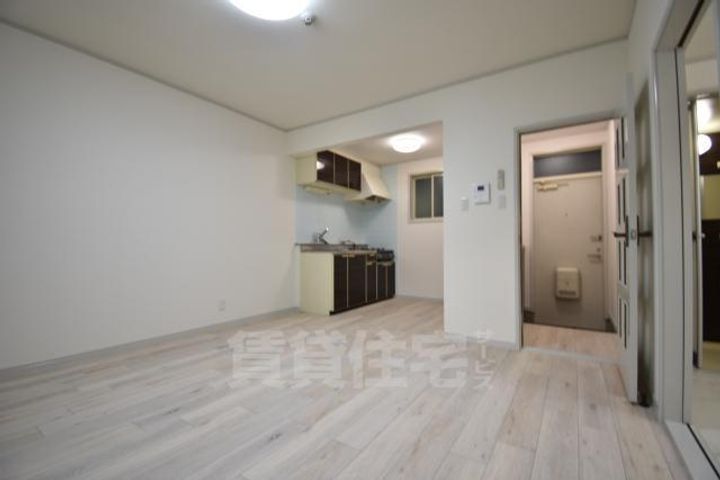 大阪府堺市東区草尾の賃貸アパートの居間