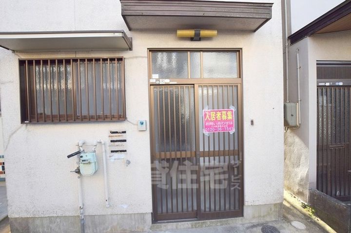 大阪府松原市天美北6丁目(一戸建)の賃貸物件の玄関