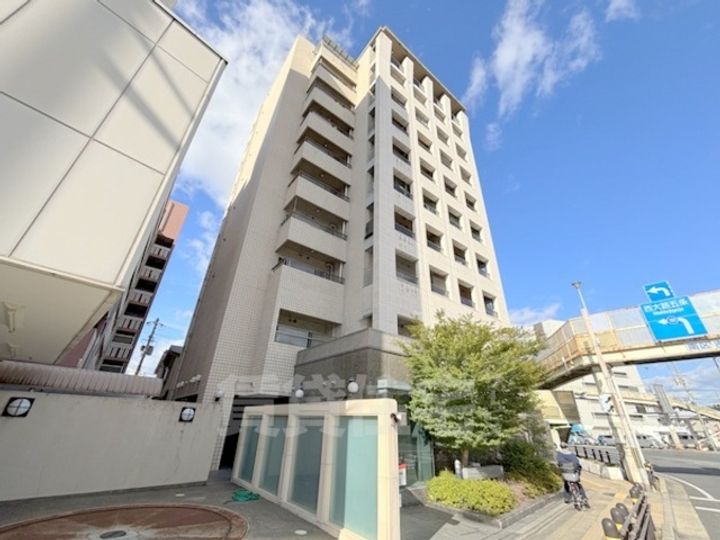 パインフィールド吉祥院の外観