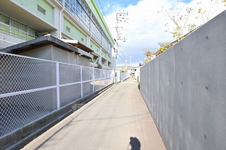 ロイヤルハイツまつい2の周辺