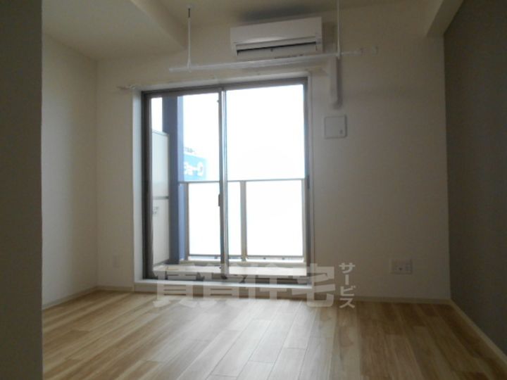 レジデンス東別院スクエアの居間