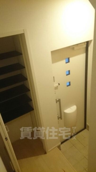 ブラウベルク浦里2の玄関