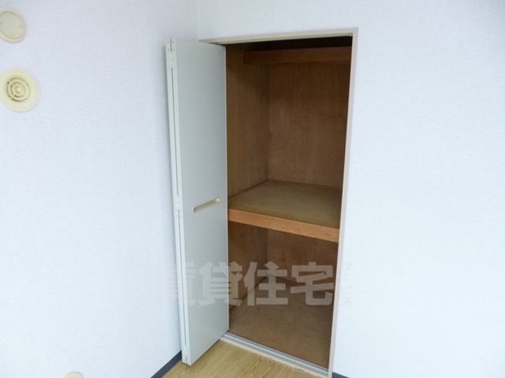 京都府京都市西京区山田南山田町の賃貸マンションの内装