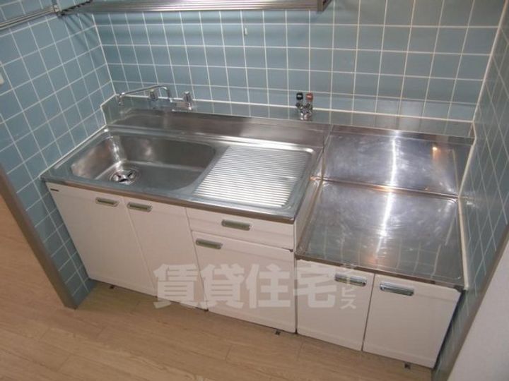 京都府京都市西京区山田南山田町の賃貸マンションのキッチン