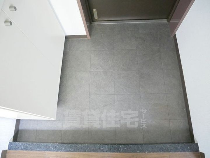 ヴェルデ三番館の玄関