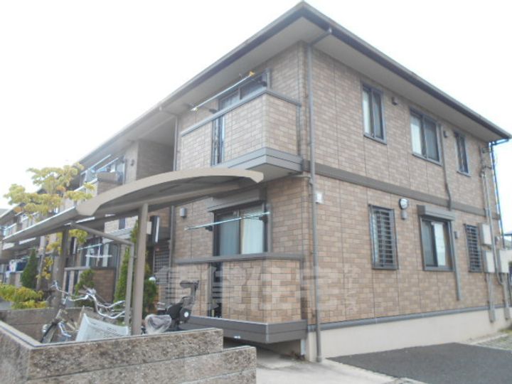 大阪府堺市美原区大饗の賃貸アパートの外観