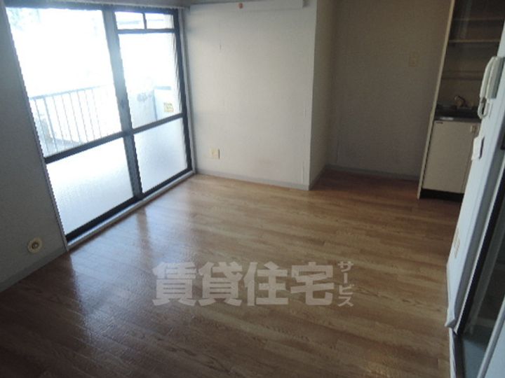 大阪府茨木市別院町の賃貸マンションの居間