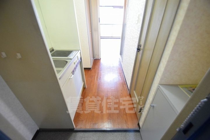 大阪府東大阪市小阪2丁目の賃貸マンションの玄関