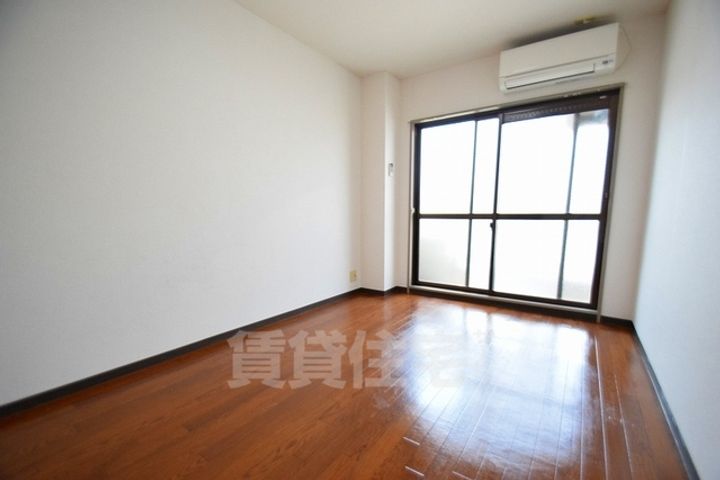 大阪府東大阪市小阪2丁目の賃貸マンションの寝室