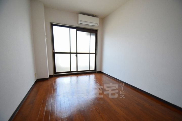 大阪府東大阪市小阪2丁目の賃貸マンションの内装