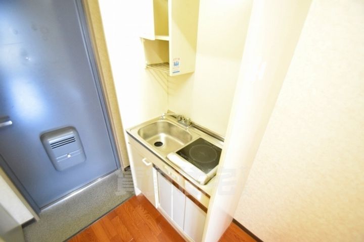 大阪府東大阪市小阪2丁目の賃貸マンションのキッチン