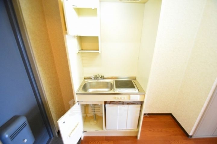 大阪府東大阪市小阪2丁目の賃貸マンションのキッチン