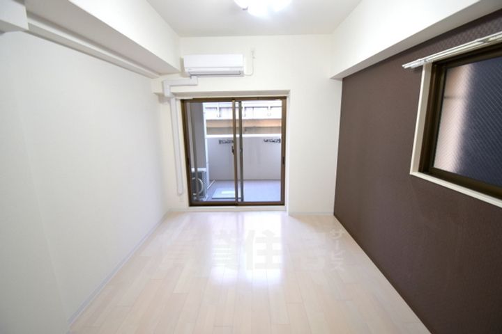 ラグゼ東三国5の居間