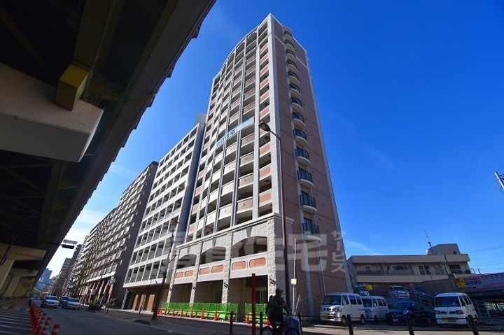 ラグゼ東三国5の外観