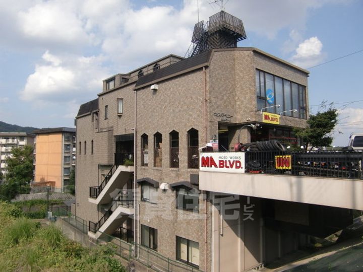 京都府京都市西京区大枝沓掛町の賃貸マンションの外観