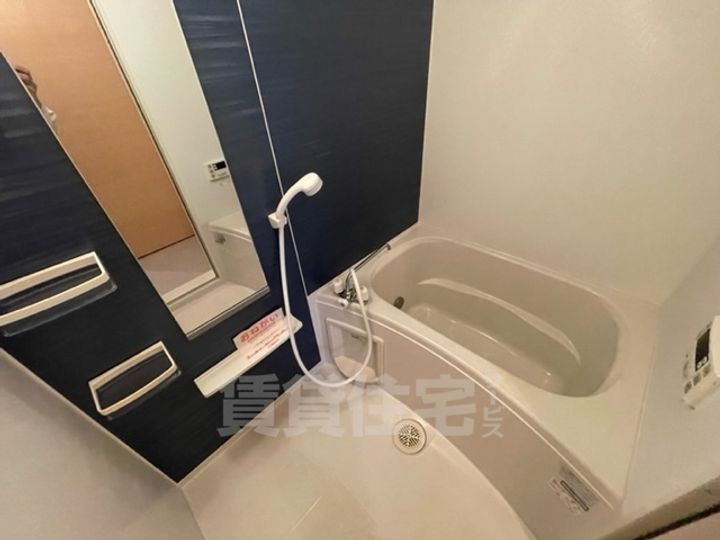 大阪府泉大津市東助松町4丁目の賃貸アパートの風呂