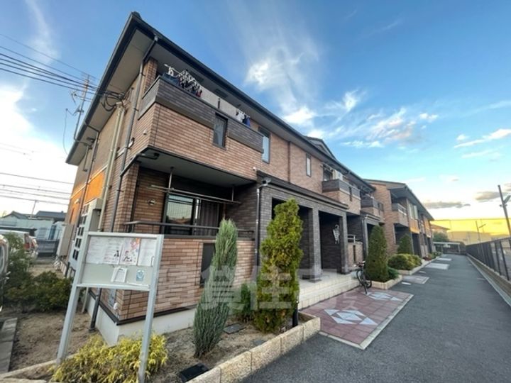 大阪府泉大津市東助松町4丁目の賃貸アパートの外観