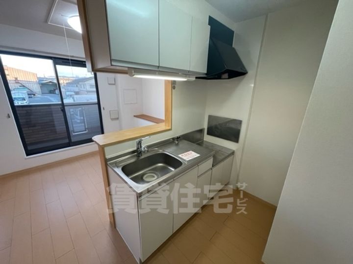 大阪府泉大津市東助松町4丁目の賃貸アパートのキッチン