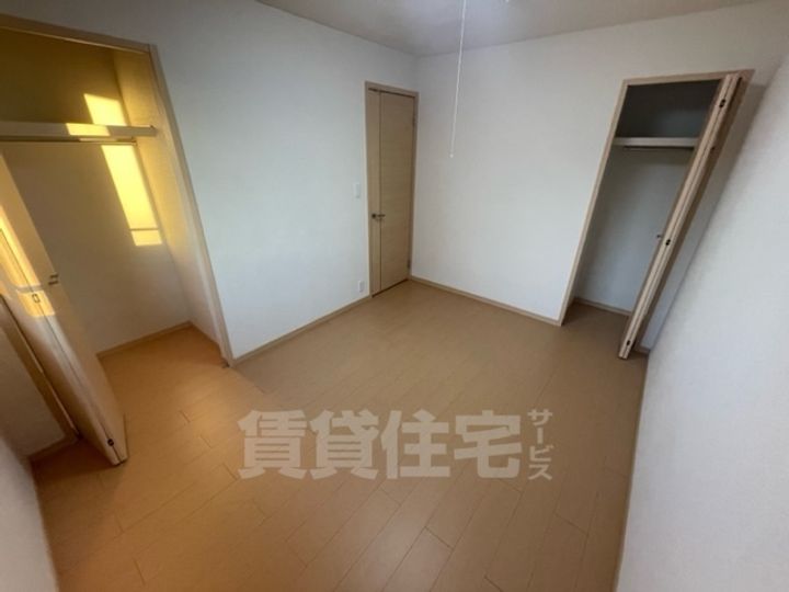 大阪府泉大津市東助松町4丁目の賃貸アパートの寝室